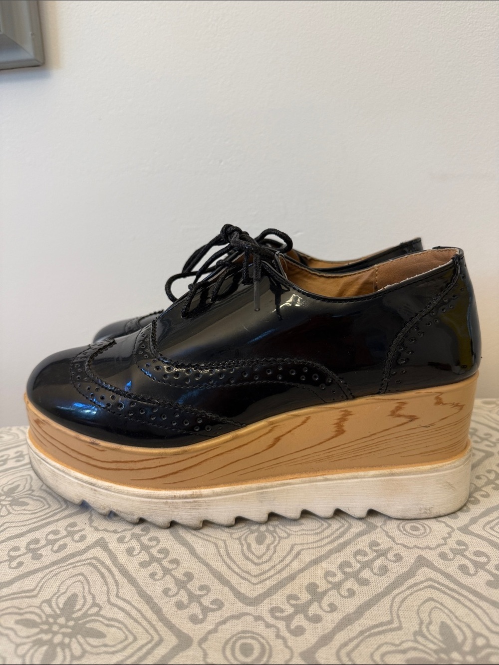 Renvill Woman platform, Oxford, black  Tie Size 9